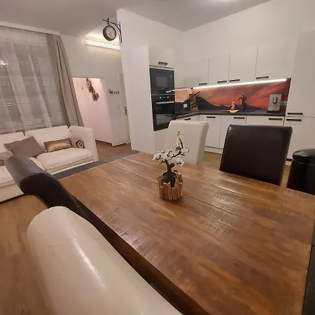 公寓 Auszeit Steiraland 8 Mit Ueberdachten Balkon Und Parkplatz