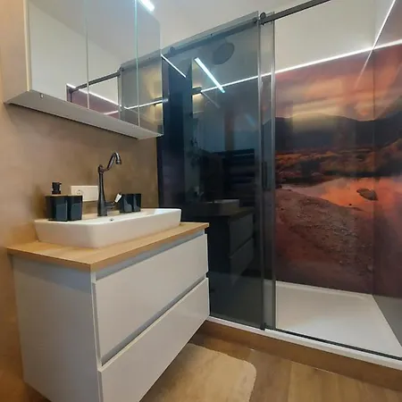 Auszeit Steiraland 8 Mit Ueberdachten Balkon Und Parkplatz レオーベン