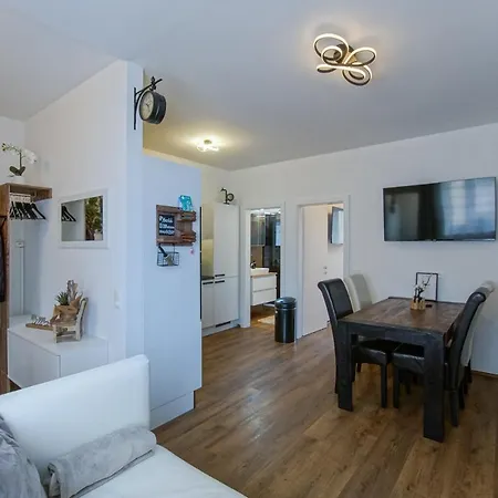 Auszeit Steiraland 8 Mit Ueberdachten Balkon Und Parkplatz