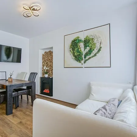 Auszeit Steiraland 8 Mit Ueberdachten Balkon Und Parkplatz * レオーベン