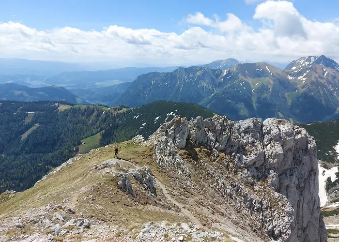 公寓 Auszeit Steiraland 8 Mit Ueberdachten Balkon Und Parkplatz