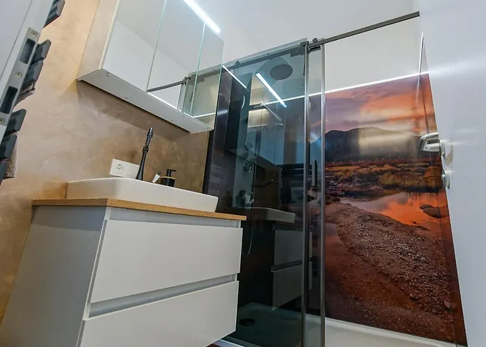 Διαμέρισμα Auszeit Steiraland 8 Mit Ueberdachten Balkon Und Parkplatz Λεόμπεν