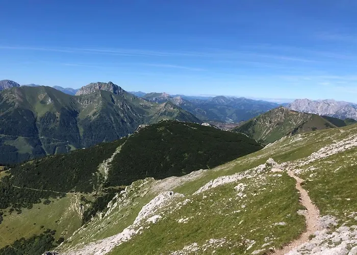 Auszeit Steiraland 8 Mit Ueberdachten Balkon Und Parkplatz 莱奥本